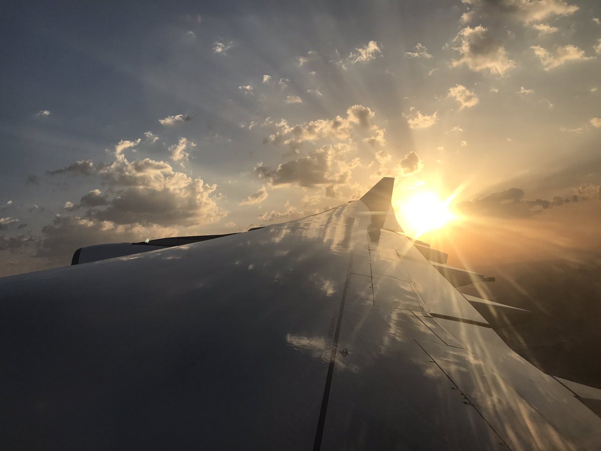 mrteeny128's tweet photo. ¡Buenos días Madrid! @iberia #IB6274 ORD-MAD https://t.co/iEASk6vfKB