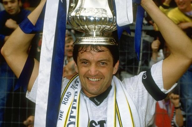 On this day in 1961 Gary Mabbutt was born. He made 611 apps (38 goals) between 1982 and 1998. Happy birthday Gary. 