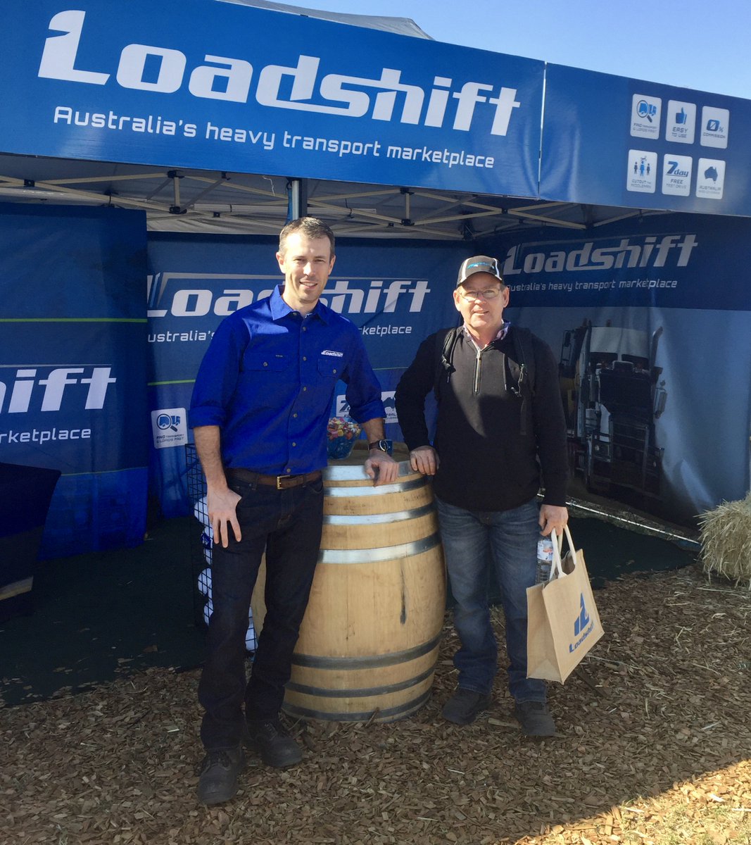 LoadshiftTrans's tweet photo. Ian from Dury Transport stopped by our site at Agquip yesterday to say G'day. Great to meet some our Loadshift users! #AgQuip17 #Loadshift https://t.co/MdCdpatVk9