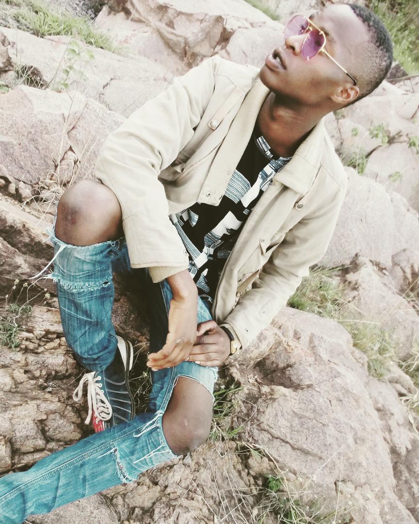 AlfredXMalcom's tweet photo. Just no when you roll like a nigga like me there is no limit https://t.co/tG4bzoGbHj
