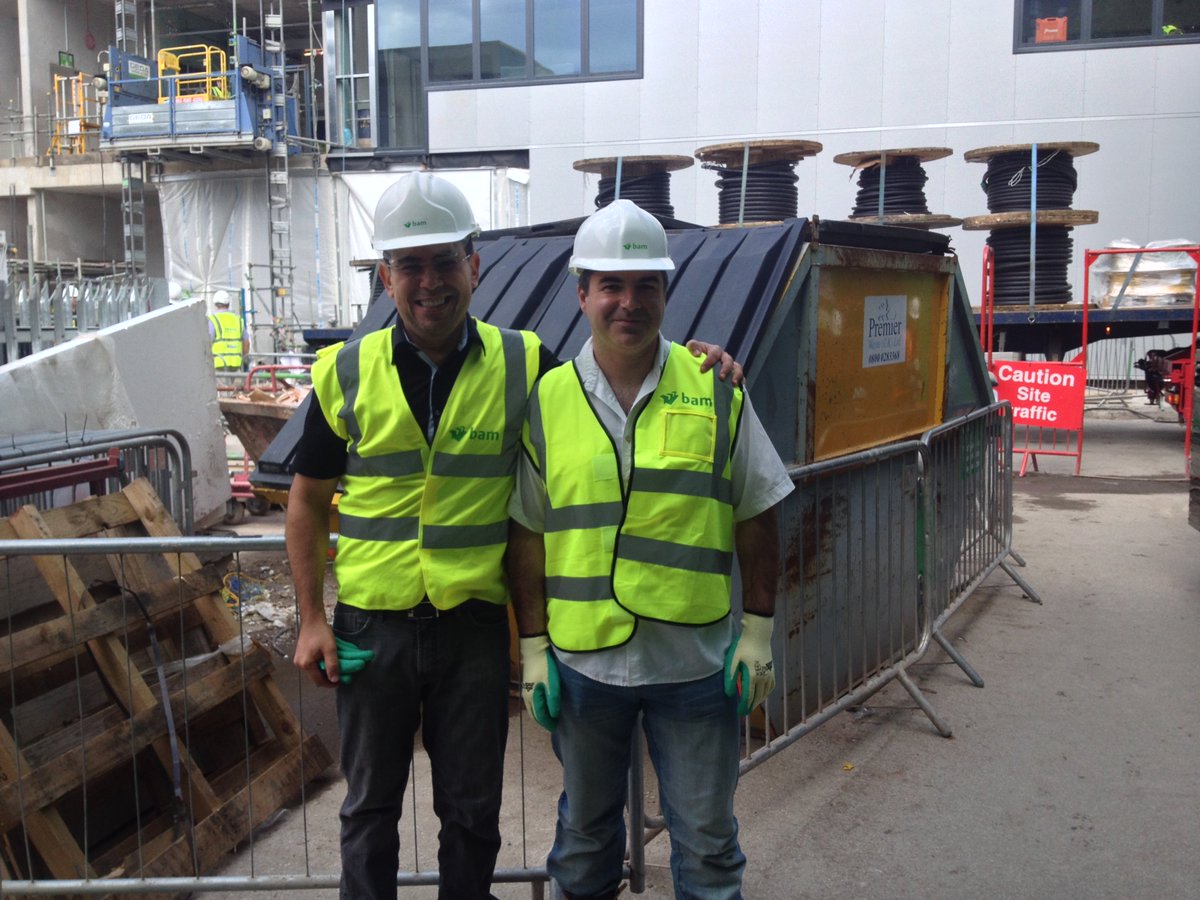 2dm_solutions's tweet image. We have exciting news to share with you all! Kostya Novoselov, 2010 Nobel Prize for Graphene, joined the 2DM Board of Directors.