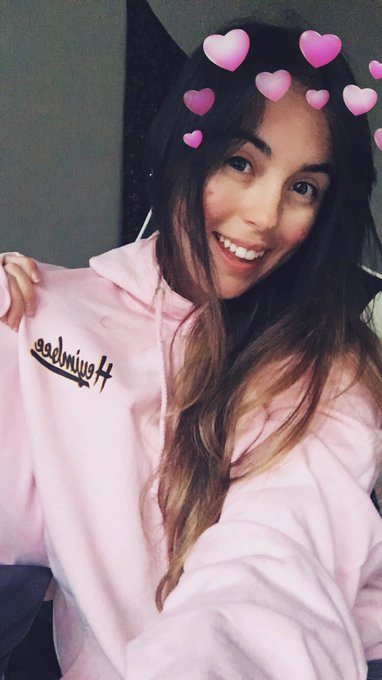 Watch heyimbee's leaked NSFW photo on TwXstars