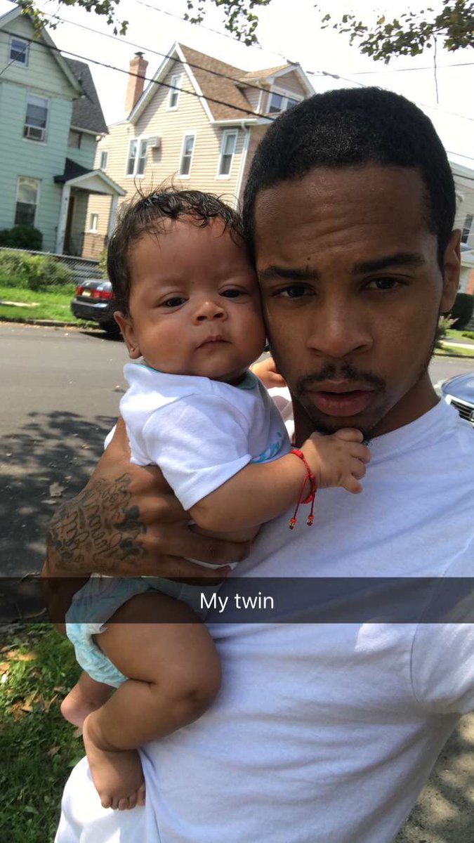 LilChocBrim's tweet photo. My daughter really my twin 😍I love you Mehgan https://t.co/elGMiKTwBz