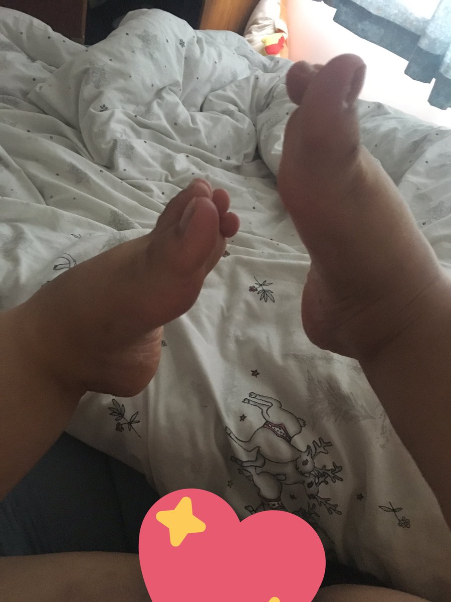 FootCamGoddess's tweet photo. Taking booking for Skype foot sessions tonight, I can even paint my nails live 😉 #findom #femdom #paypig @rt_feet @rtswine #footfetish https://t.co/AIGmdN8HYP