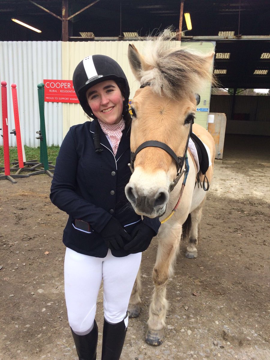 MEET THE COMMITTEE               VICE PRESIDENT: Steph Brown