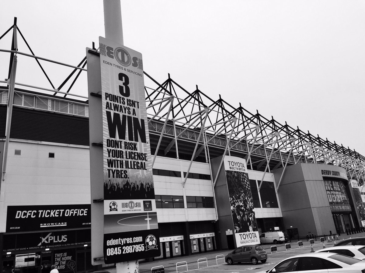 Right_Agent's tweet image. Early meeting today, #pridepark #coffee. Clever #Advertising right there.... well done!