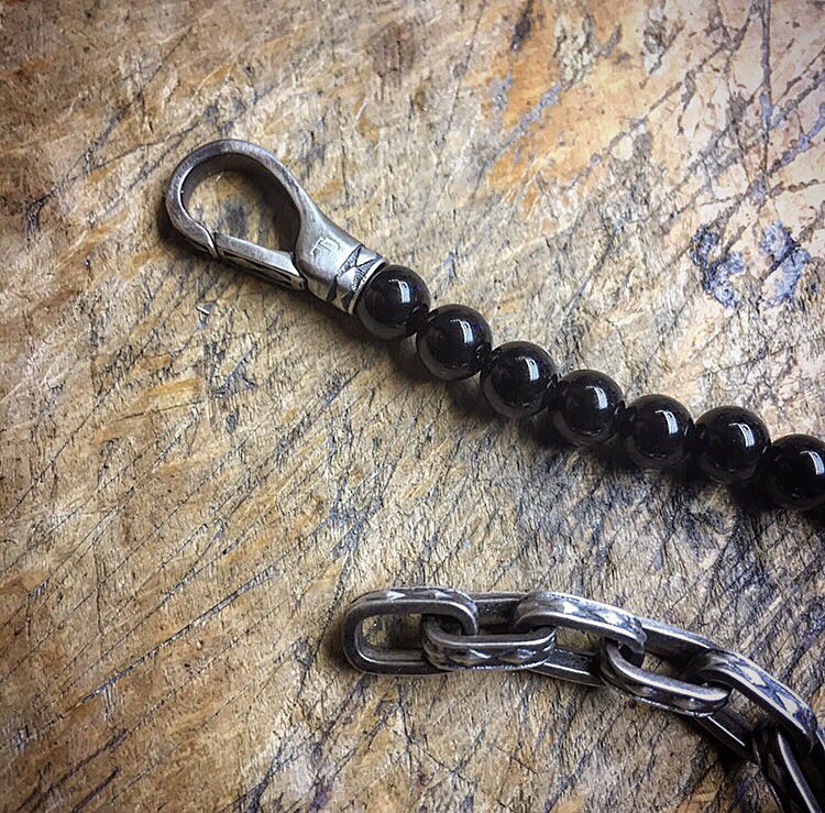 ThujaJewels's tweet photo. N'Joy the day in style!
#ThujaJewels #Snake #SnakeCollection #silver #fashion #jewels #jewelry #style #stylish #musthave #NJoyLife https://t.co/kEIxeCfrcX