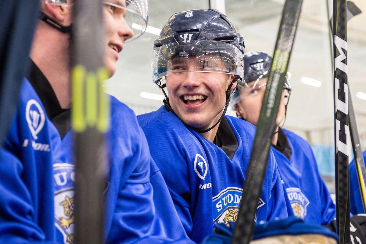 Hyvä meininki päällä Nuorten Leijonien treeneissä - huomenna kotiturnaus käyntiin! #Leijonat #U20fi #TopSportCup