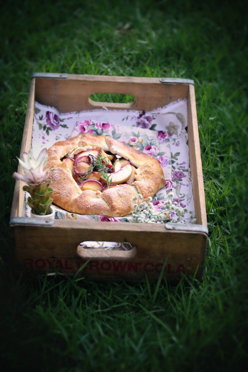 BloggerMillyKay's tweet photo. My Delicious Nectarine &amp; Plum Galette in now in my blog!
https://t.co/biQlSNGoIv https://t.co/LUbFjGx6BT
