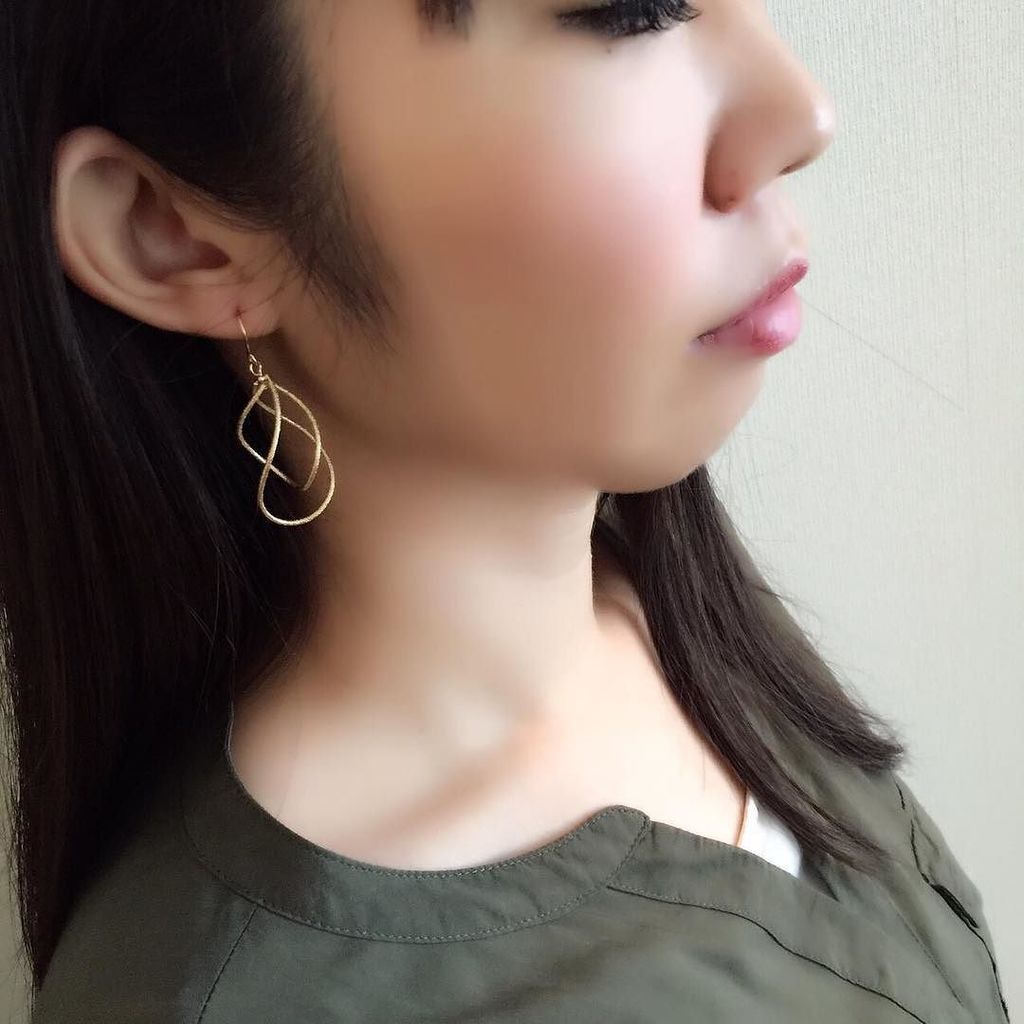 Gift_Ruban's tweet photo. 【再入荷】致しました���
角度によって様々なニュアンスが楽しめる、
人気の2連雫型フレームピアス ¥3,000(tax  out) webでも販売中！
#popupshop ジェイアール名古屋タカシマヤ
5階中央エレベーター前特設… https://t.co/Ei2YY4EIjg https://t.co/oEZzJFT5uv