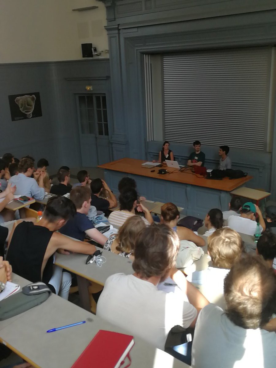 LePG's tweet photo. Première formation de la Journée Jeunes : Bilan et perspectives dans l'Enseignement Supérieur et le Recherche. #JJRM #ESR https://t.co/x2P8n0L9IA