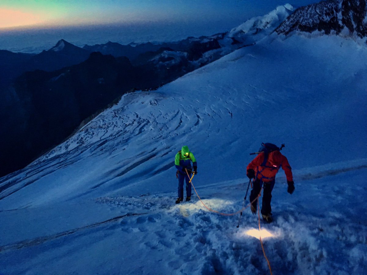 Early bird @ Nadelhorn 4327m 🌄. #mountains #wallis #4000er #adidasterrex #mountainguide <a href="/scarpaschuhe/">Scarpa Schuhe AG</a> <a href="/Petzl/">Petzl</a> @LEKI_skioutdoor