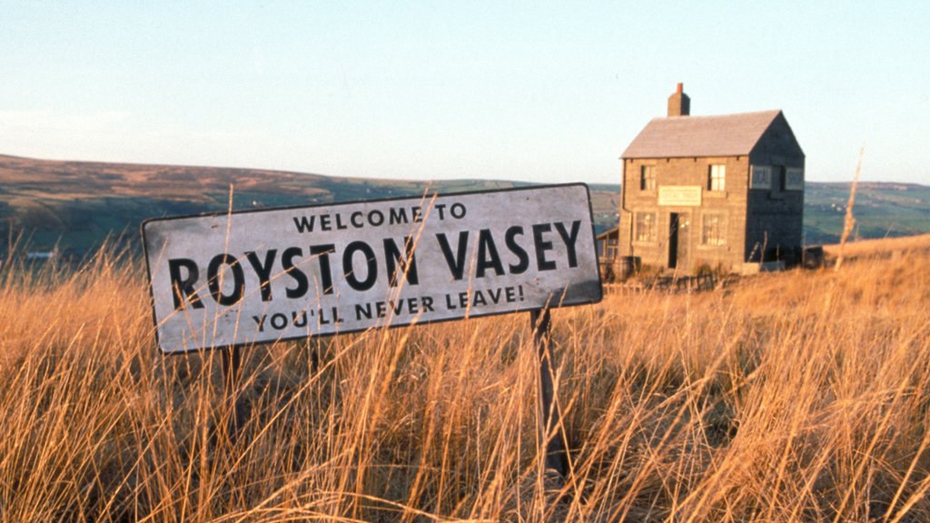 BBCTwo's tweet photo. Announcement for Local People: The League of Gentlemen is coming back to @BBCTwo... 😱
 https://t.co/EfVvnORGjY https://t.co/kwvoL7eER7