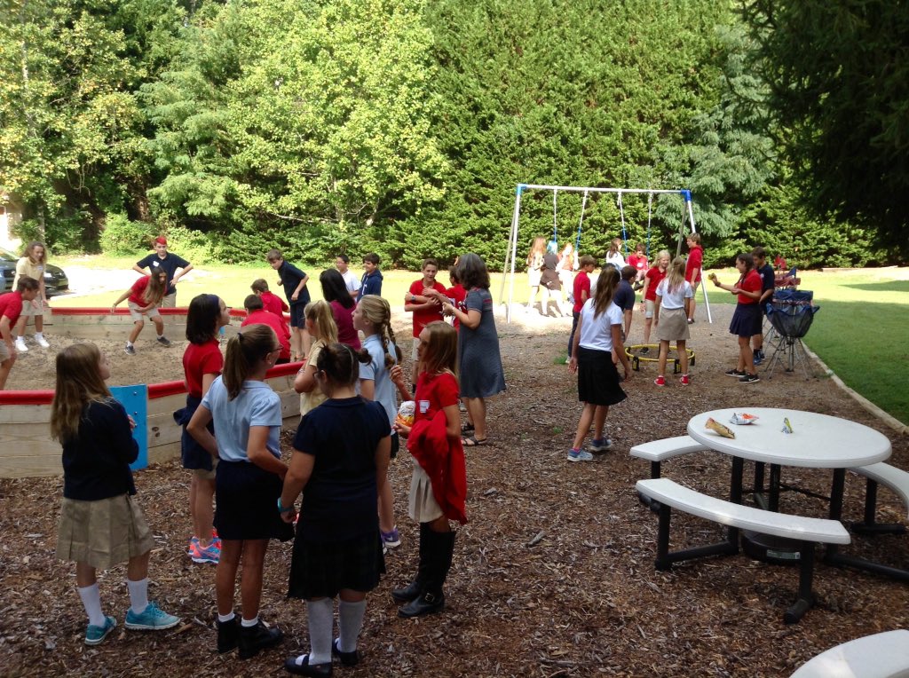KeySchoolCDS's tweet photo. Key Middle School 2017-18 First Day Fun!  #doyouryet @carolinaday https://t.co/GsEtvsZgsn