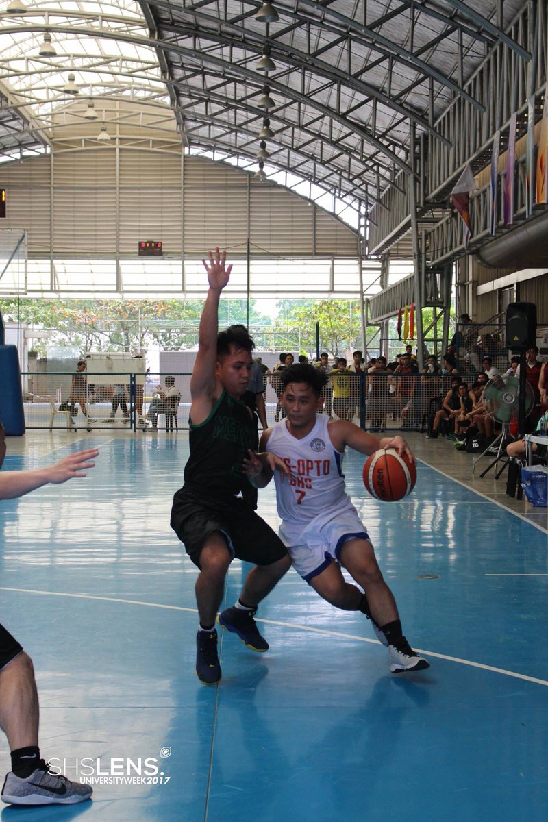 SHSLens's tweet photo. Men's Basketball: CAS-OPTO-SHS vs CM

CAS-OPTO-SHS - 57
CM - 56

Winner: CAS-OPTO-SHS

#CDUIntramurals2017 https://t.co/hrsl64qMTy