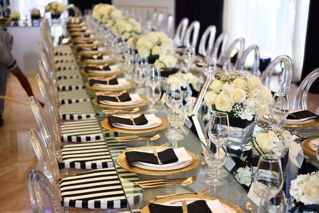 gigshire's tweet photo. We set Tables 😬😬.... The beauty of Black,White and Gold..... simple and classy...cc @rentapartyng super awesome co… https://t.co/KBGxApXkbP https://t.co/jvgaQGHWoV