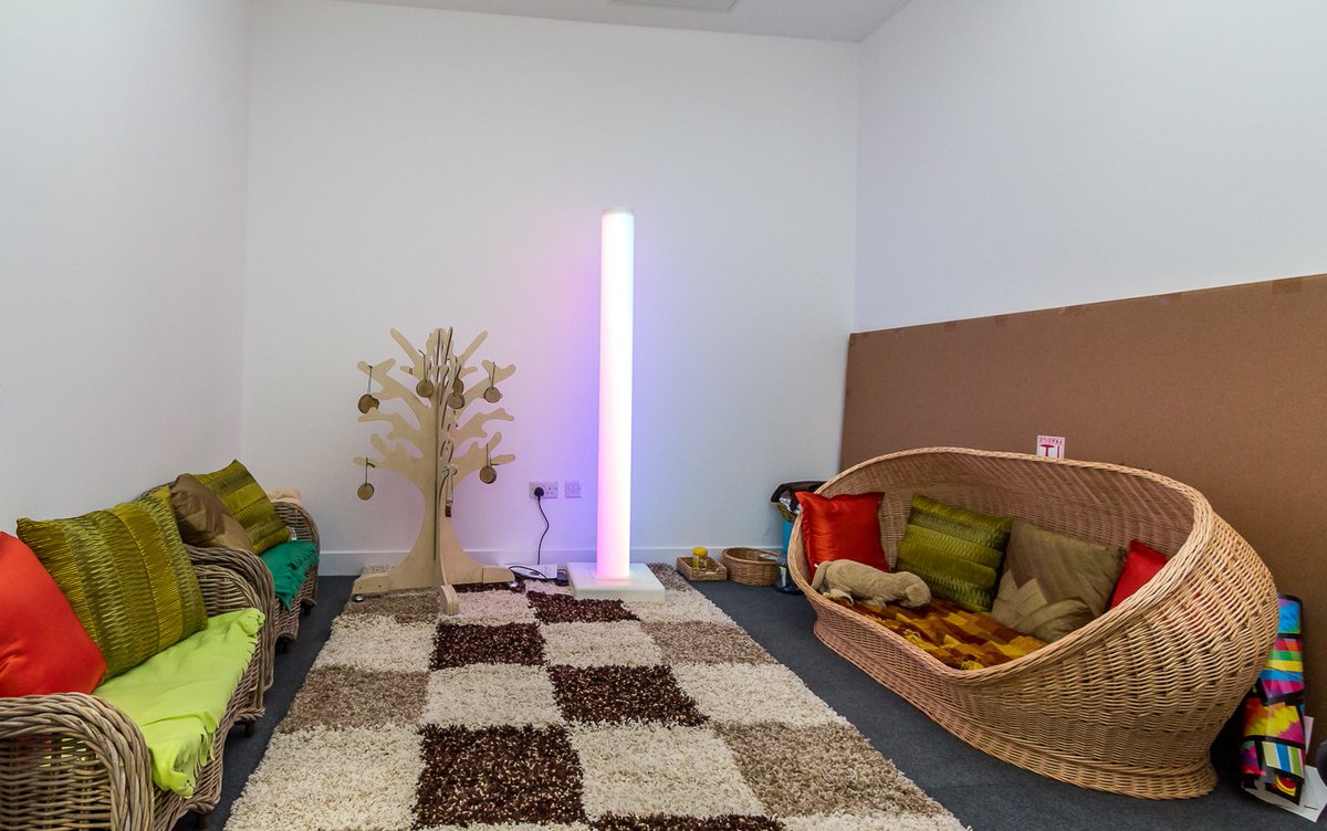 Here's a few more pics of Roslin Primary. They just need some pupils in them....