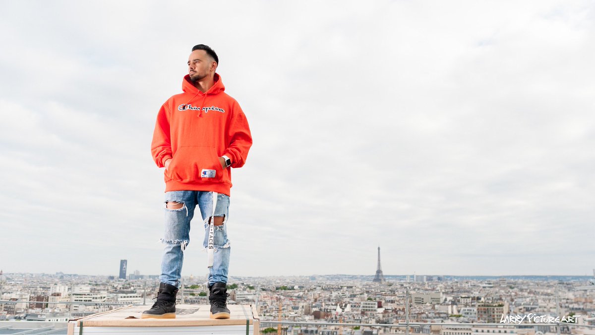 seya_stef's tweet photo. Over The Top 

#hypebeast #highsnobiety #hsstyle #champion #placesplusfaces #nikelab #af1sf #airforce #sneakers #sneakershead https://t.co/N2eeEZ6aXA