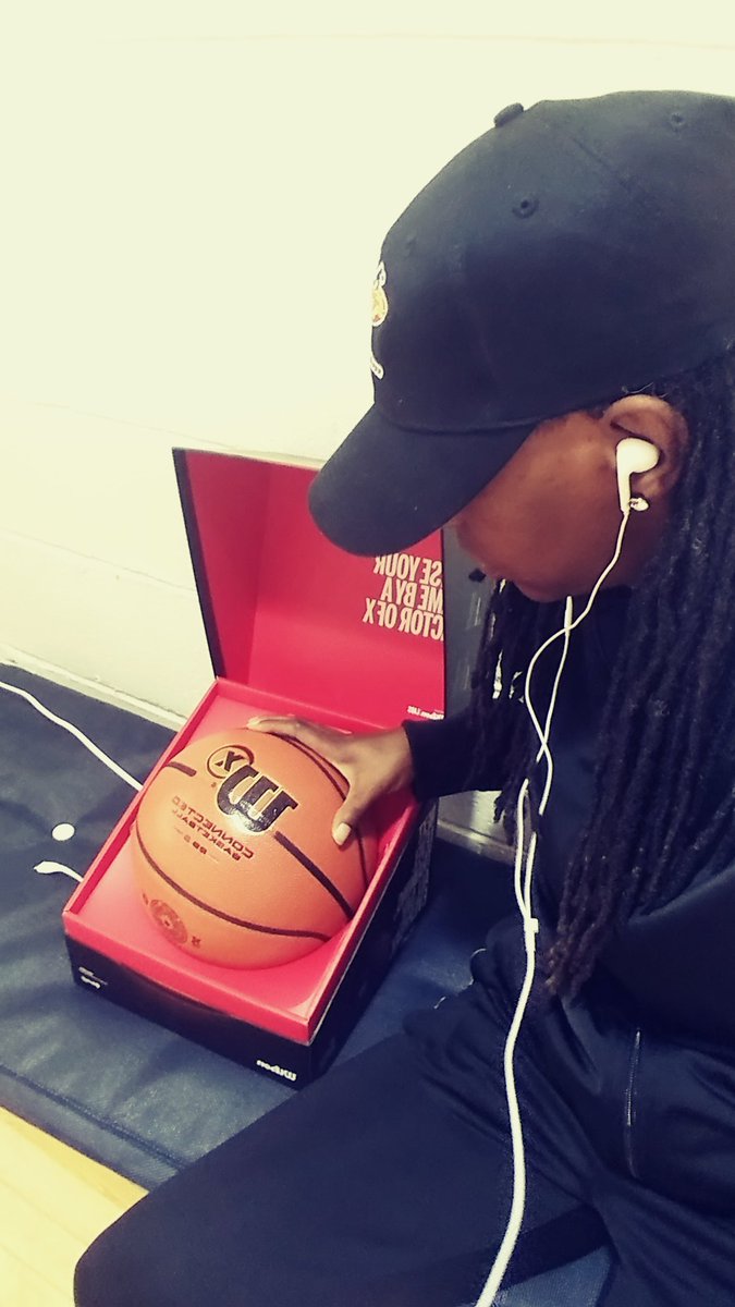 firenicepbt's tweet photo. Calling all shooters! Track your best spot! 🏀🏀🏀
#wilsonx #shootersball #highpercentageshots #accuracy #gameshots #firenicepbtskillsacademy https://t.co/2nxuZkF4Q7