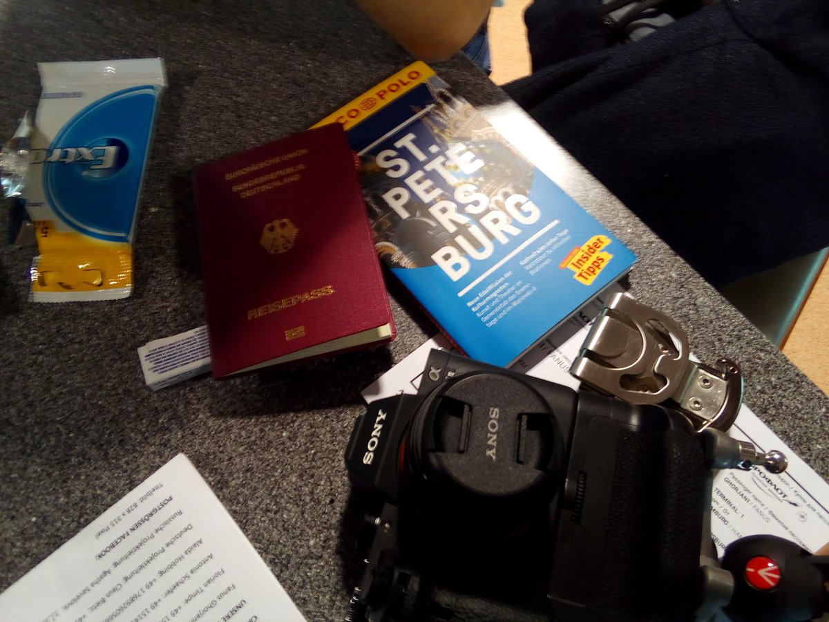 MitOst_Hamburg's tweet photo. Jetzt geht es los! Wir fleigen nach #StPetersburg #yip2017 #boardingpass #diebewegtestadt #youthinpiter2017 #bilateral #excited #hashtagend https://t.co/RtWAqsaITT