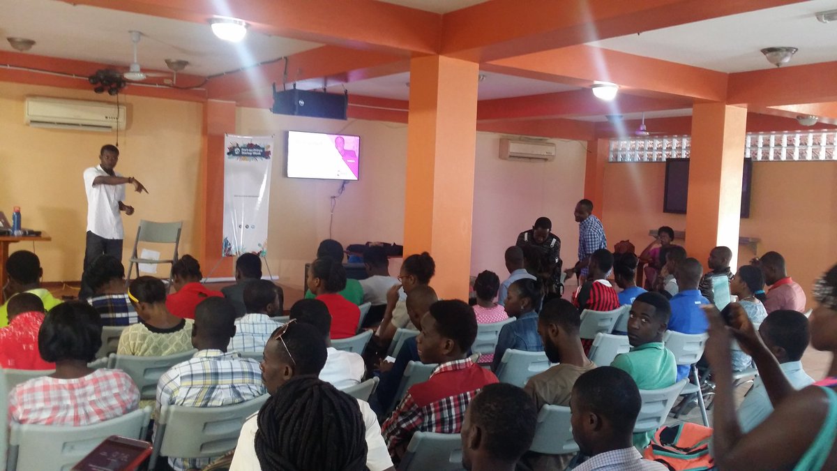 rolefranc's tweet photo. Personal branding workshop at port-au-prince startup week with Pierre Stanley Baptiste happening now.#papsw17 https://t.co/eQu4w4Ap5E