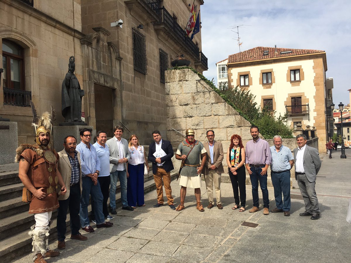 Ayto_Soria's tweet photo. #Soria recupera el pebetero homenaje a los héroes de #Numancia gracias a Ayuntamiento y @GNF_es #Numancia2017 @ACTierraquemada @Numancia2017 https://t.co/yhQjOIzO7N