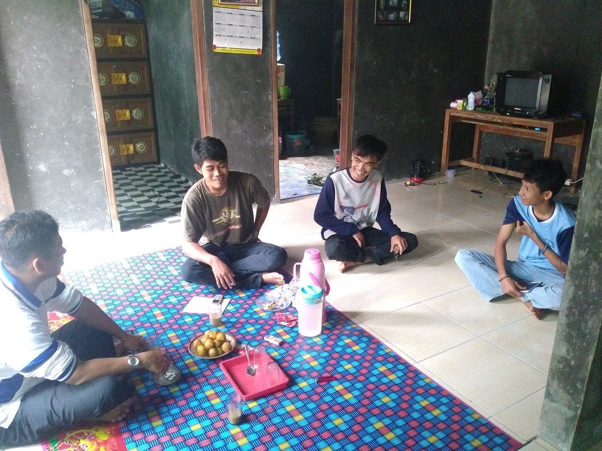 PapanaBarudaxs's tweet photo. #AksiPPB Diskusi Keg Pembenihan Lele Kelp Mulya Bersama, produksi turun akibat bbrp faktor teknis @puslatluhkp @BudidayaKKP @fisheris_ https://t.co/o0sAjmpVxh
