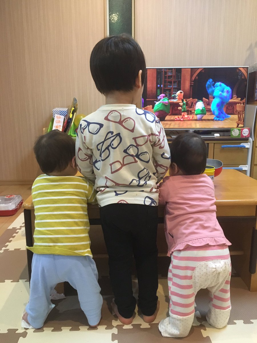Yamano 覇王 Ar Twitter 赤ちゃんの後ろ姿を並べたい 1年以上前の写真で恐縮ですが