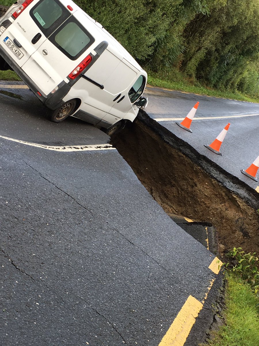 Awstyres's tweet photo. Last nights flood damage in Inishowen. #Flooding #Inishowen #awstyres #donegal https://t.co/TlHU1Vchgq