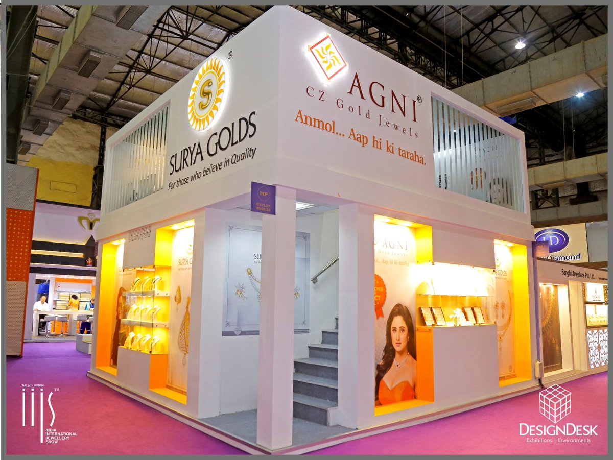 DesignDeskIndia's tweet photo. Team #DesignDesk exhibiting yet another aesthetic & interactive #StandDesign for their client @AgniCZGold and #SuryaGolds at #IIJS2017. https://t.co/sDvJ19QioO