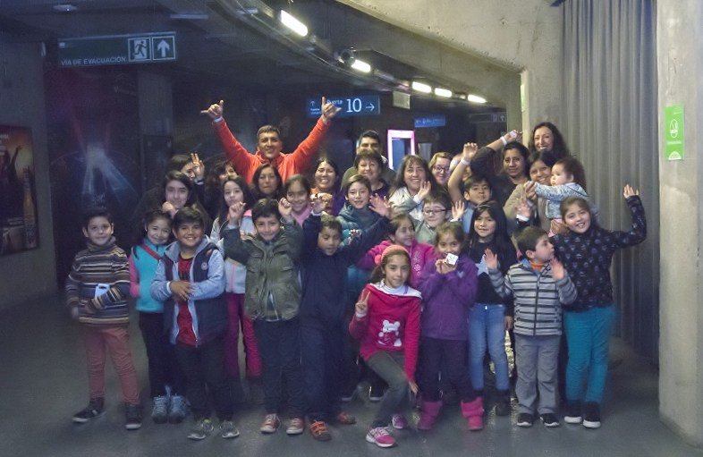 diariosustentab's tweet photo. Seguros SURA premia a alumnos del Colegio José María Caro con visita a Disney On Ice https://t.co/CP0McHJXlF https://t.co/ONpUscxLp1