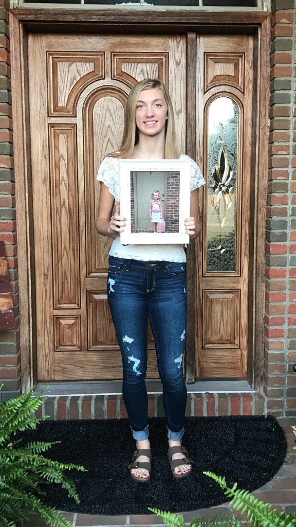 tharsh17's tweet photo. Alexa's last...1st day of school!
#proudmom https://t.co/mHvtM7Fo83