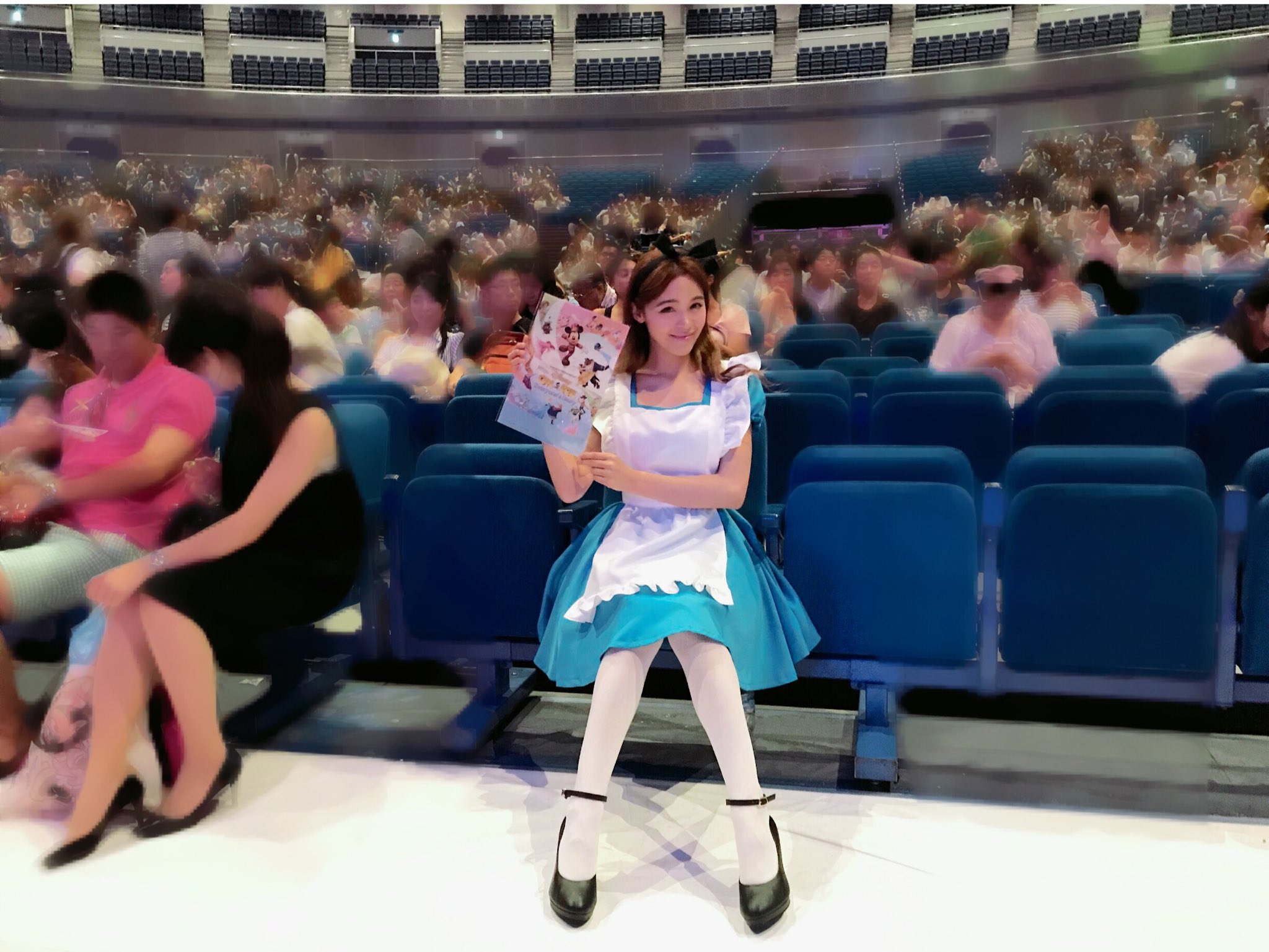 Twitter 上的 アマンダ Amanda ただーいま たのしかったよ ディズニーオンアイス Disneyonice Alicecosplay Amandacaroline アリスコスプレで本気ではしゃいだ 次はなにやろうとかもう考えてる アマンダキャロライン 猫 ねこ T Co