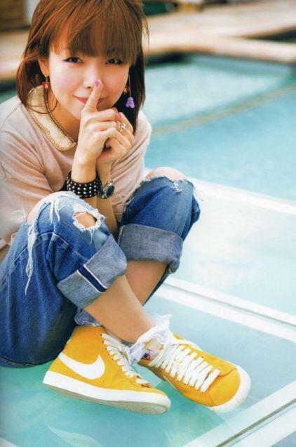 元気いっぱいのイエローは履いてるだけで楽しくなりそう♡白襟を合わせれば簡単にスポーツMIX♡ ♫