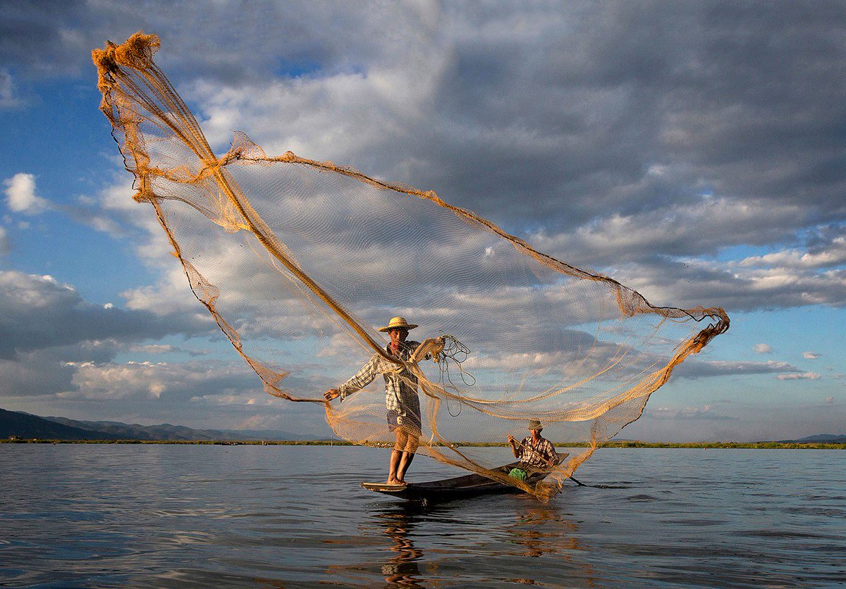 WilkiCameras's tweet photo. The winner of our #WorldPhotoDay inspired #WilkiWeekends is Chris Ellison with her picture taken on Lake Inle Burma. An amazing shot! https://t.co/d3ZYzLy9Oj