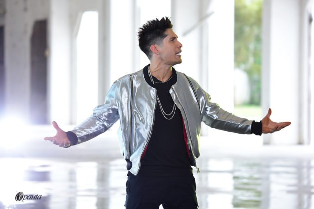 DolarToday's tweet photo. ¡HERMOSO! Chyno Miranda se comprometió en el Salto Ángel
https://t.co/xN6gk1b39q https://t.co/dJd36zt5Q1