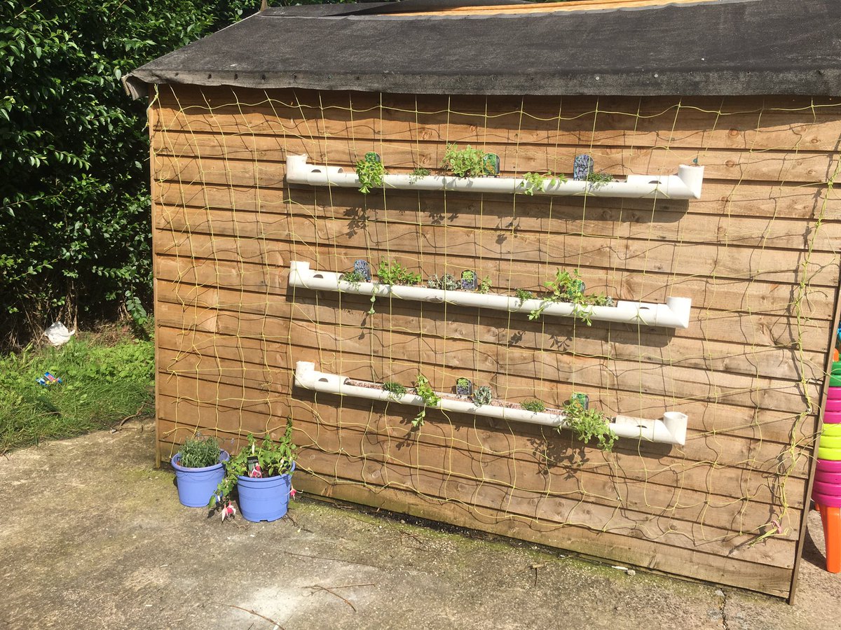 InspiraSophieE's tweet photo. Finished! Cleaning and sprucing up of the outside of The Rock Youth Project. Unrecognisable.   #NCSCumbria @NCS https://t.co/M1SLUDcjMv