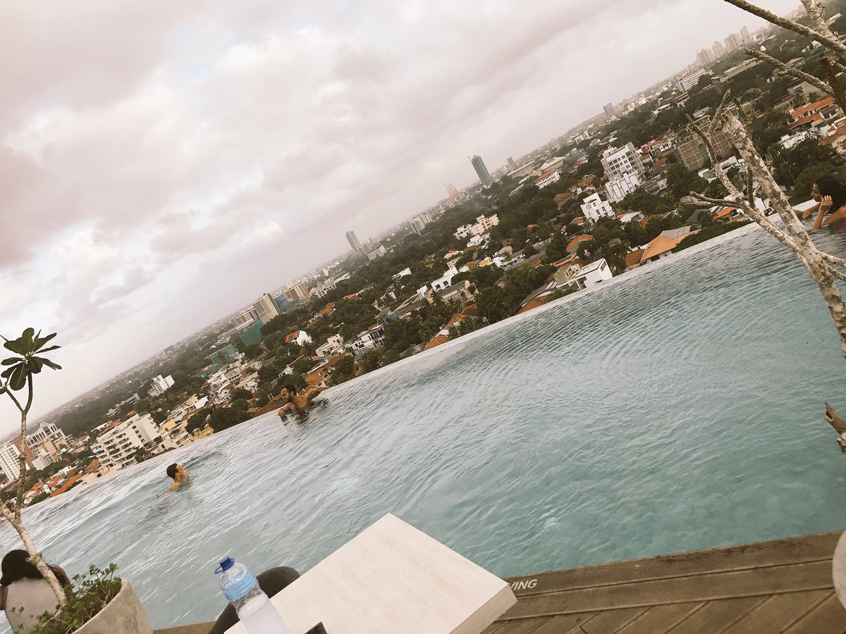 AndiOfficialUK's tweet photo. Hello #SriLanka  🇱🇰🌆🏜🏊 
#Colombo 
#WorkIsntAllBad https://t.co/bNXMrirwDP