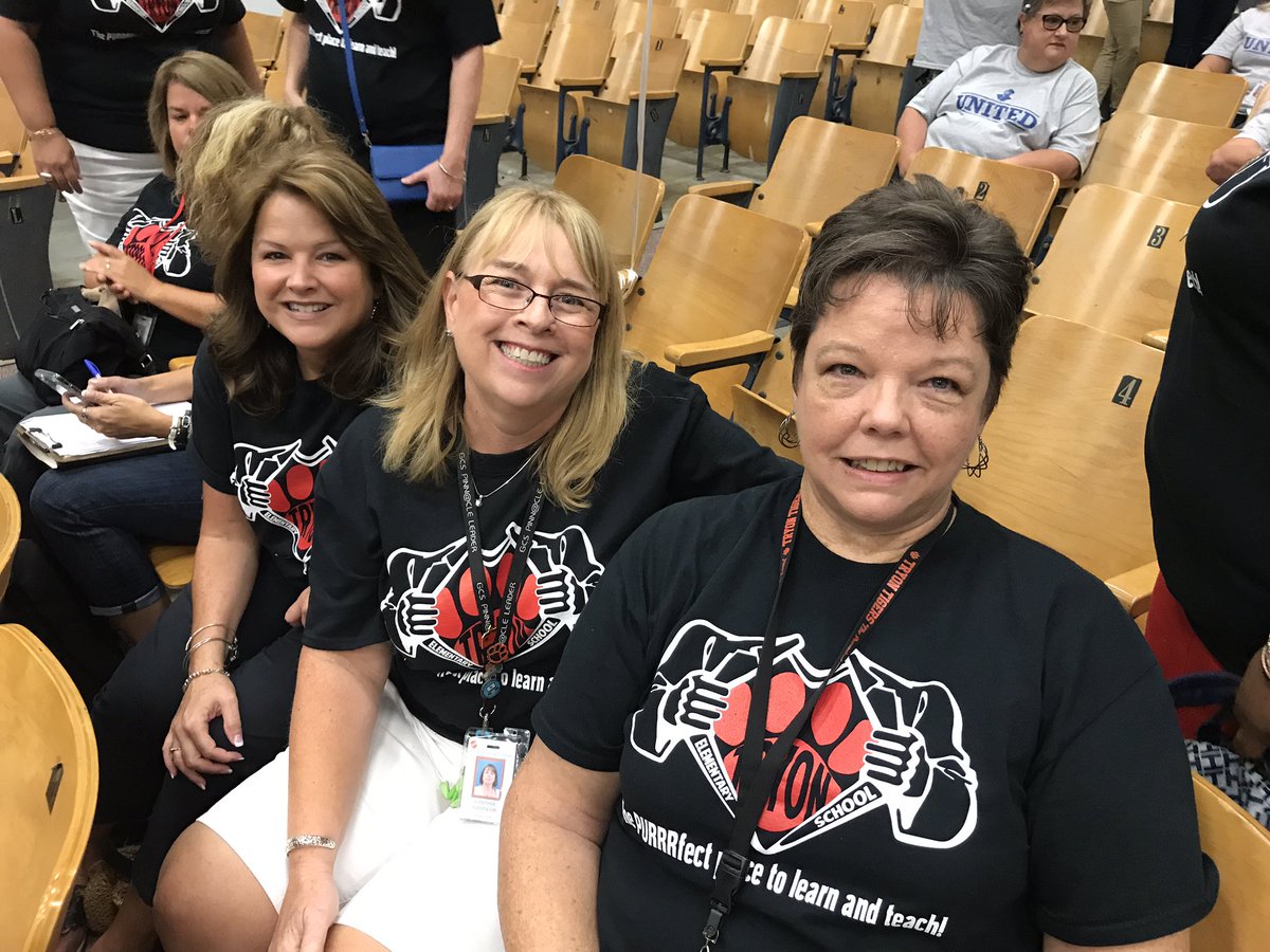 crramseur's tweet photo. Back to School Convocation! #TryonTigers #gcsk12 #Elementaryon roadway @TryonElem https://t.co/ssyt9m9dyt