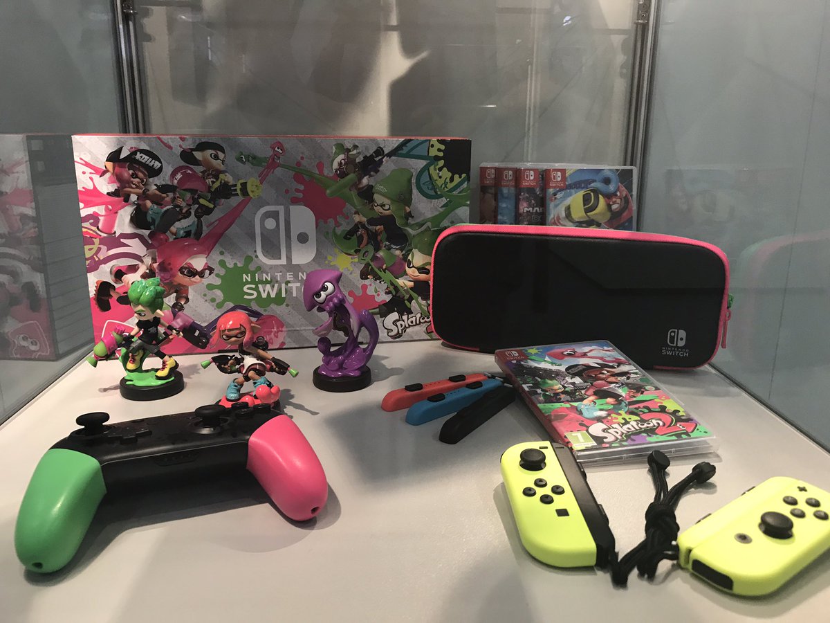 GAMEdigital's tweet photo. No, YOU'RE drooling over the Nintendo cabinet of wonders. #GAMEatGC https://t.co/LaL8XNoWCT