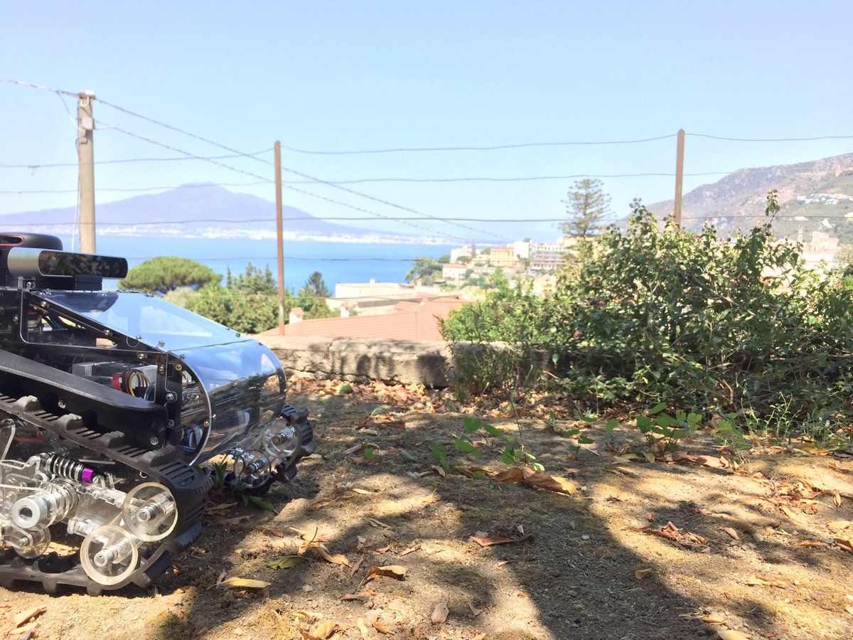 raffaello86's tweet photo. #Panther #Vesuvio #Sorrento #RoboticWeek https://t.co/mEHOv1XDLH