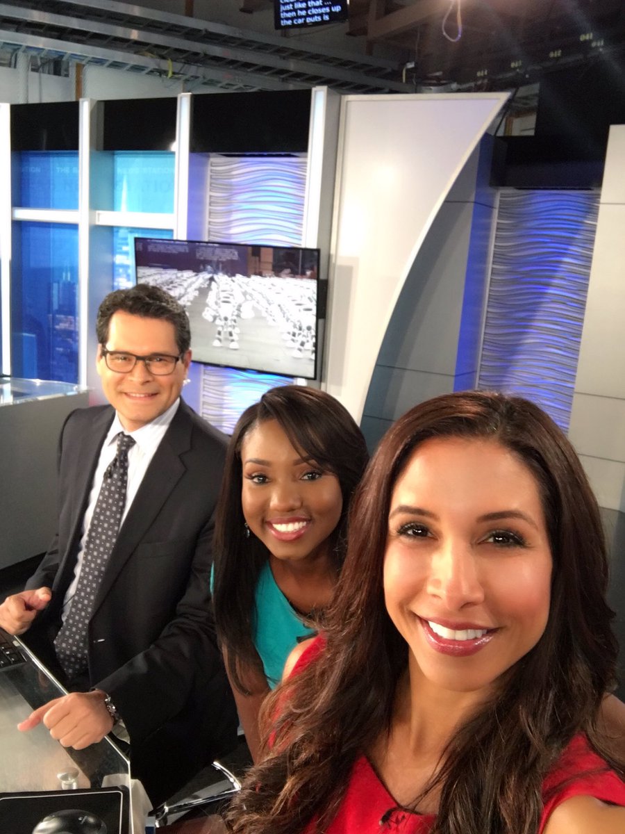 Happy Hump Day with <a href="/RobinWinstonTV/">Robin Winston</a> @KRON4JFletcher <a href="/kron4news/">KRON4 News</a>