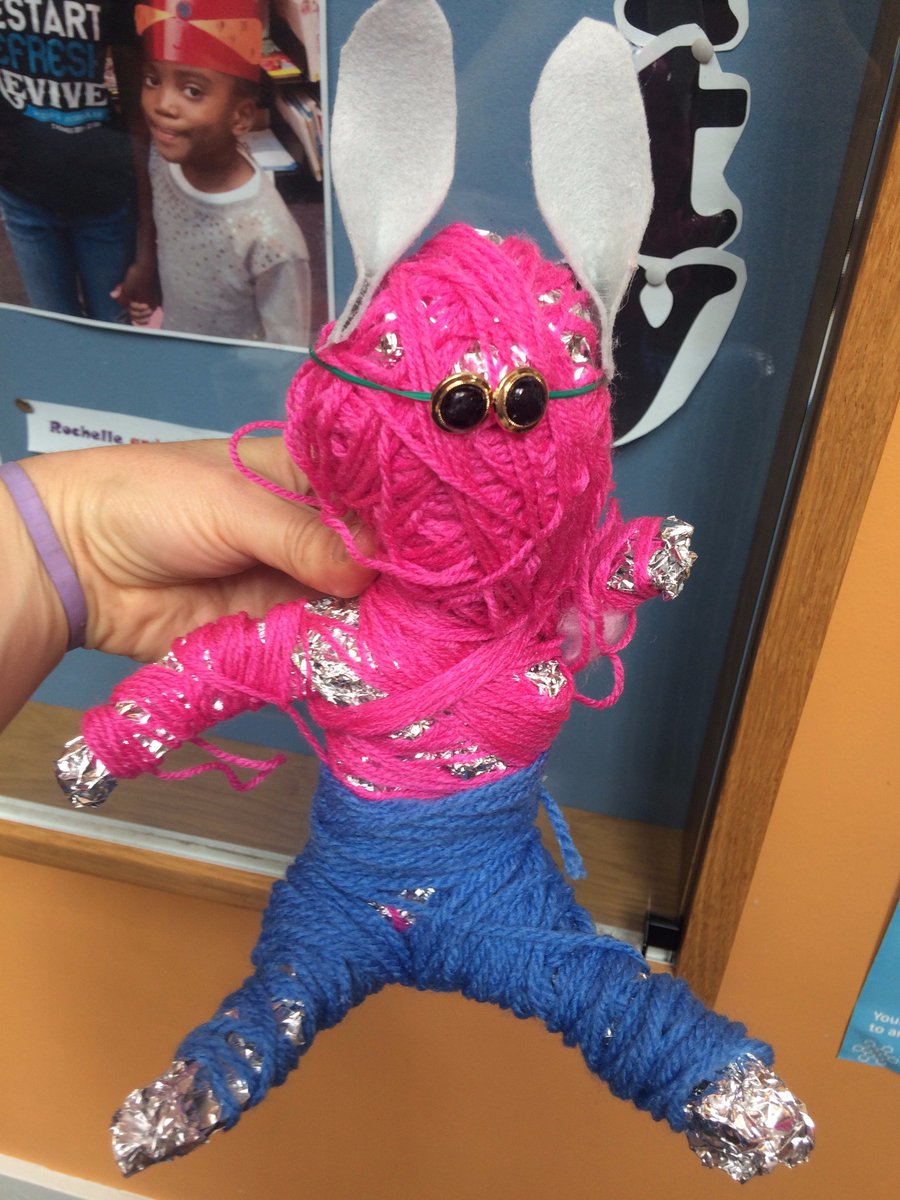 SadieEdginton's tweet image. Here&apos;s some super animal agents made in our @ArtHoppers workshop #claptonlibrary yesterday! #wool #workshop #making #animals