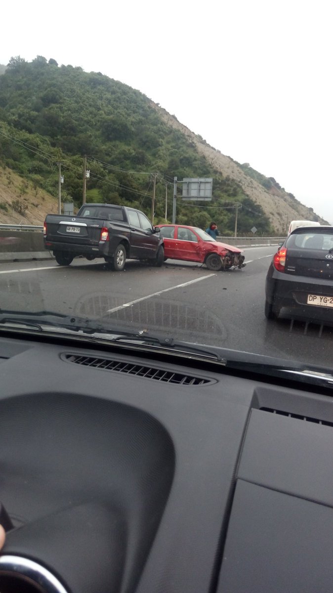 cagaodelmate69's tweet photo. Choque troncal sur altura puente las cucharas https://t.co/zZGkPwNtoy