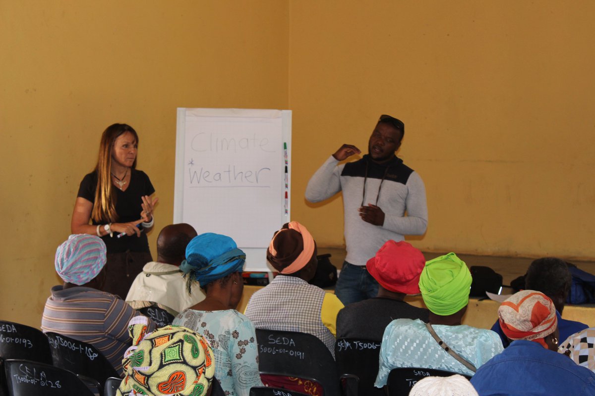 OurOlifants's tweet photo. Dr Sharon Pollard Executive Director of AWARD and Sylvester Selala from Mahlathini explaining the concept of weather and climate. https://t.co/MkcaV3Cmm6