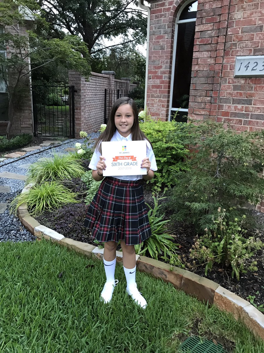 cdgillespie's tweet photo. #sjesfirstday- first day of six grade! https://t.co/rJQAgZO5kG
