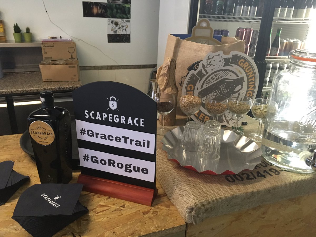 Just a few snaps of yesterday's #GraceTrail w/<a href="/scapegracegin/">Scapegrace Gin</a> &amp; #Glasgow's bars &amp; trade! Thank you everyone! <a href="/GruntingGrowler/">GRUNTING GROWLER</a> took the 👑 home