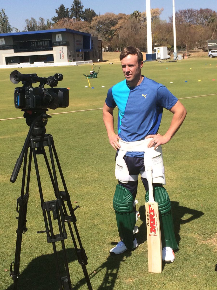 ABdeVilliers17's tweet photo. Standby for an important announcement in an hour, at 4pm SA time today!

https://t.co/2q1LoMnNfJ https://t.co/Y0Wn51GL4Z
