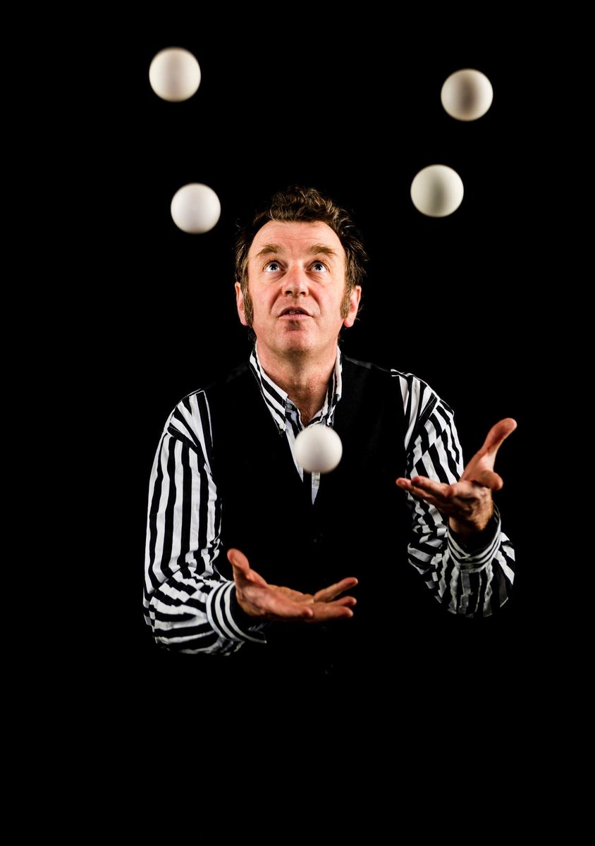 LadramBay's tweet photo. Get inspired with #showtime from Ben Cornish #juggler tonight @9.30pm in #WavesBar #ladrambay - we can't wait! @VernAllenAgency @exmouthhour https://t.co/aFQzwnKExd