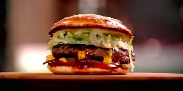 A famous chef went on a 6-month mission to create the perfect hamburger — here's what he came up with 🍔 insder.co/2vnDO6L